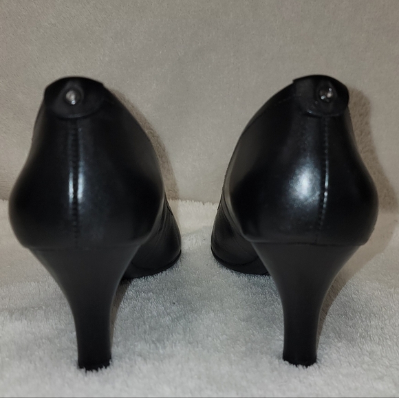 Rockport Adiprene Black Leather Pumps - Picture 4 of 6